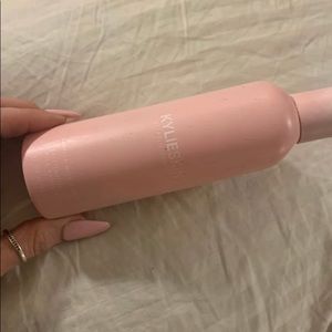 Kylieskin vanilla milk face toner